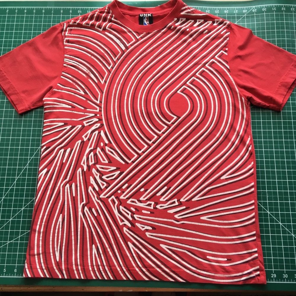 NBA UNK Portland Trail Blazers vintage t-shirt.